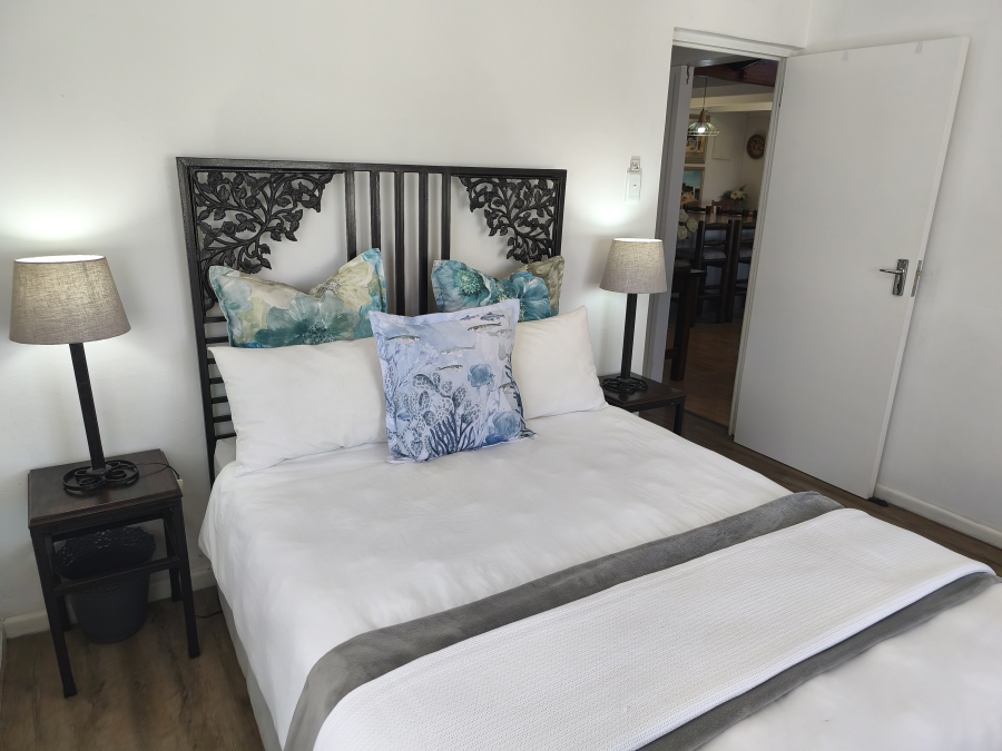 5 Bedroom Property for Sale in Perlemoenbaai Western Cape